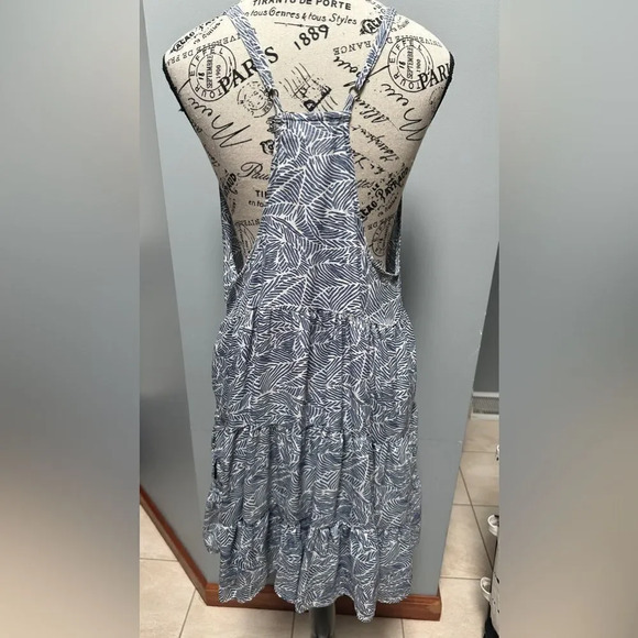 Ezra silky sexy blue and white sundress.  Size large.  Yes! It has pockets!! - Picture 3 of 5